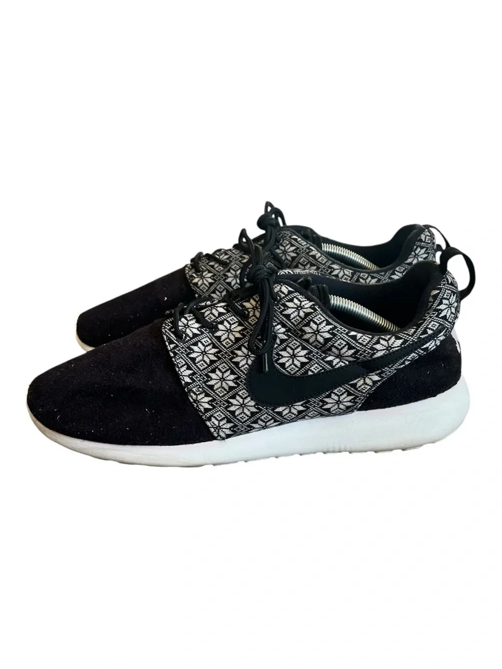 Nike Roshe One Winter Black Sail Yeti Ugly Sweater Snowflake Sneaker Mens 12